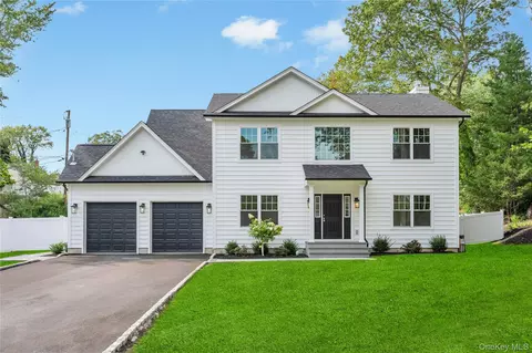 271 N Country Rd, Smithtown, NY 11787