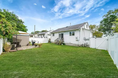 Exterior - 25 Patchogue St, Patchogue, NY 11772 photo 1 of 3