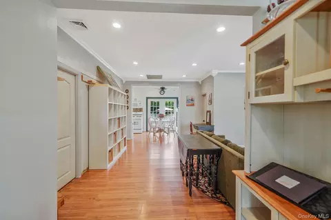 Entry Way - 25 Patchogue St, Patchogue, NY 11772 photo 1 of 2