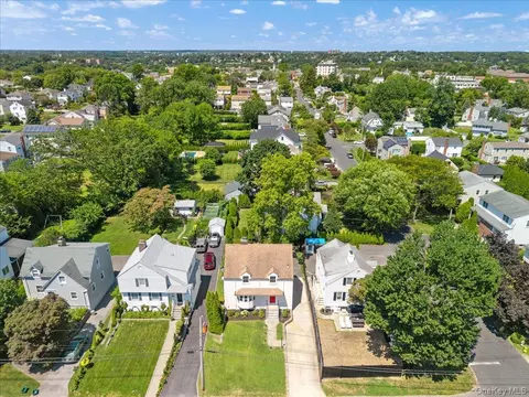 13 Cauldwell St, Eastchester, NY 10709