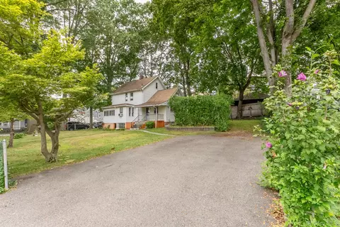5 Larch St, Beacon, NY 12508