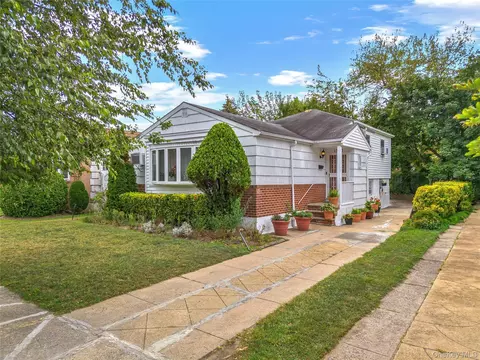 1320 E 101st St, Brooklyn, NY 11236