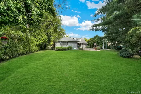 70 Shrub Hollow Rd, North Hempstead, NY 11576