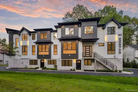 40 Singer Ave #201, Ramapo, NY 10977