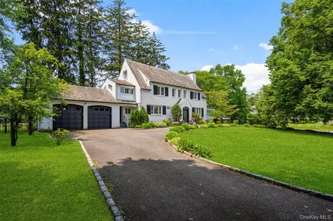 5 Antler Pl, New Rochelle, NY 10804