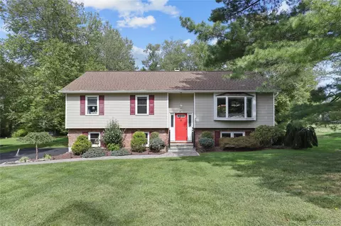 612 Challinor Dr, Yorktown, NY 10598