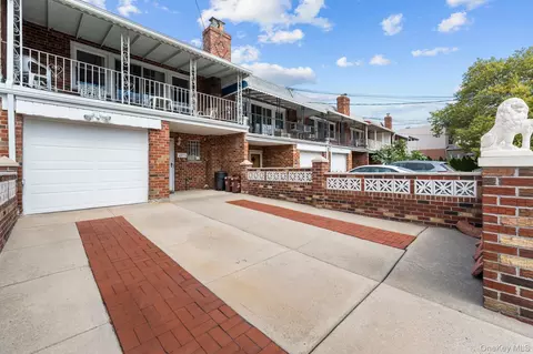 6973 Juniper Blvd S, New York, NY 11379