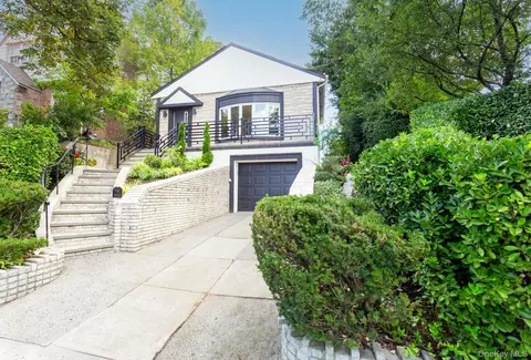 85-49 Avon St, New York, NY 11432