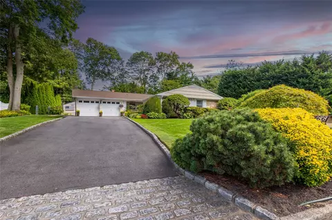 66 Barker Dr, Stony Brook, NY 11790