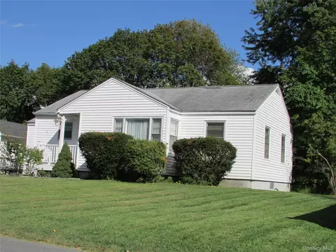 11 Russell St, Cornwall, NY 12518