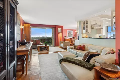 110-11 Queens Blvd #31C, New York, NY 11375