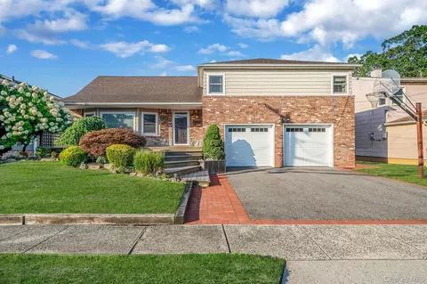 3357 Poplar St, Oceanside, NY 11572