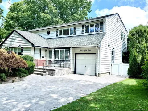 195 Sackville Rd, Garden City, NY 11530