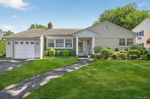 15 Garfield St, Garden City, NY 11530
