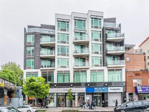 40-55 College Point Blvd #3B, Flushing, NY 11354