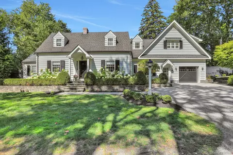10 Roe Ave, Cornwall On Hudson, NY 12520