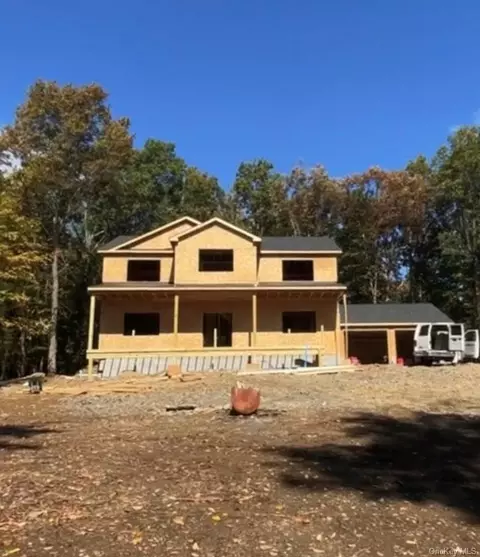 20 Dogwood Ln, Marlboro, NY 12542