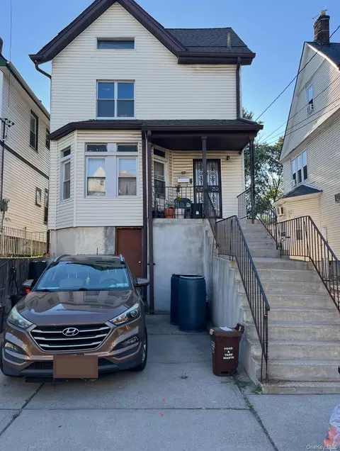 34 Dongan St, Staten Island, NY 10310