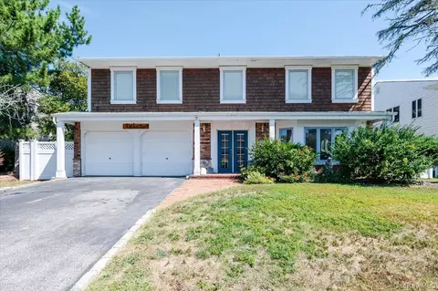 30 Donna Ln, Lido Beach, NY 11561