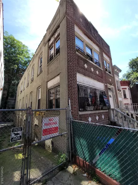 1748 Eastburn Ave, New York, NY 10457