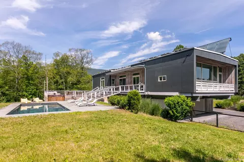 115 Band Camp Rd, Saugerties, NY 12477