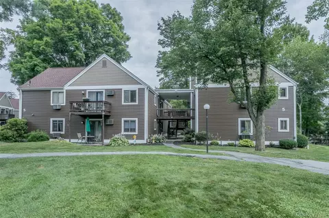 5 Heritage Dr #C, Harriman, NY 10926