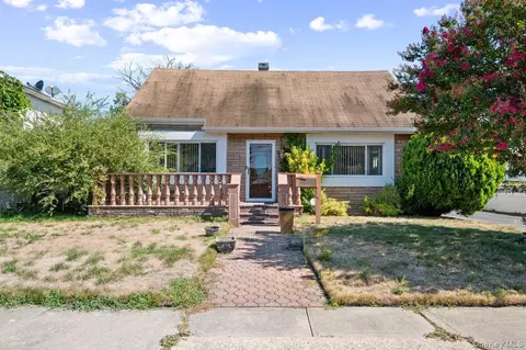 51 State St, Valley Stream, NY 11580