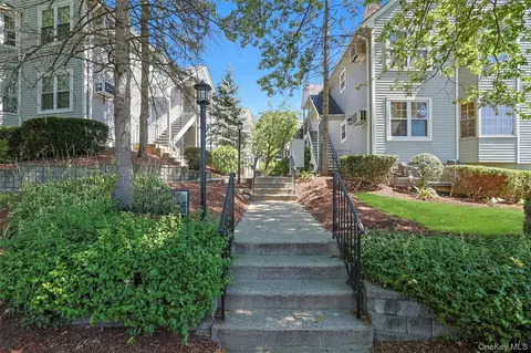 130 N Kensico Ave #16, White Plains, NY 10604