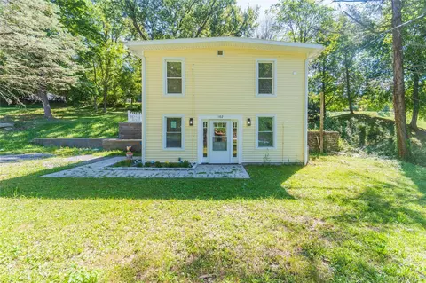102 Dowling St, Newburgh, NY 12550