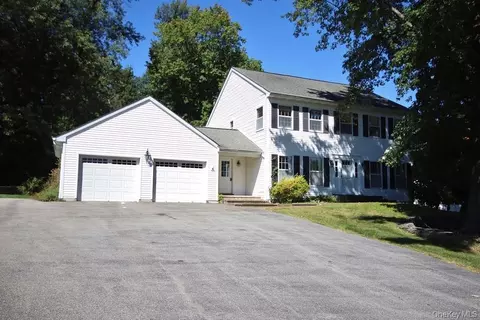 42 Willow Dr, East Fishkill, NY 12533