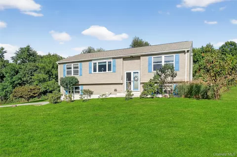 128 Gold Rd, Beekman, NY 12570