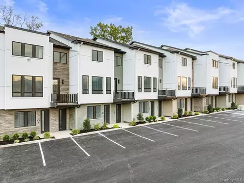 17 Union Rd #106, Ramapo, NY 10977