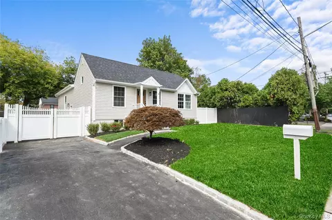 6 Cleveland St, Nesconset, NY 11767