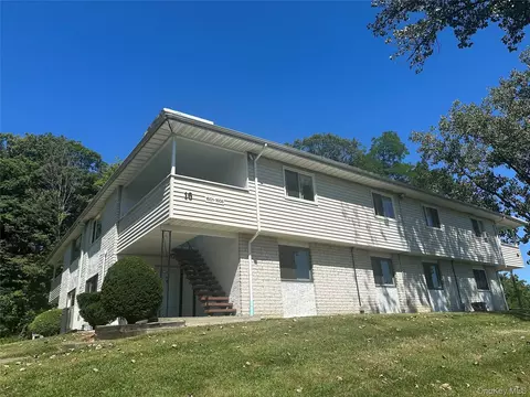 1605 Baldwin Ln #16E, Newburgh, NY 12550