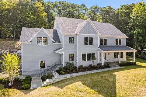 56 Mulligan Ln, Greenburgh, NY 10533