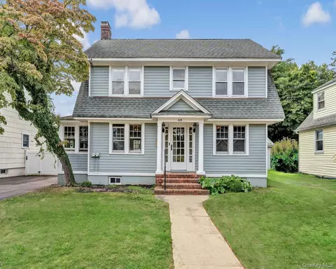 124 Ketcham Ave, Amityville, NY 11701