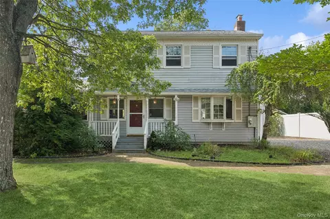 18 Shirley St, Center Moriches, NY 11934