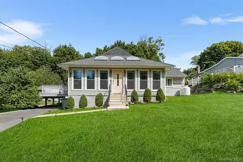 4 Kingston Rd, New Fairfield, CT 06812