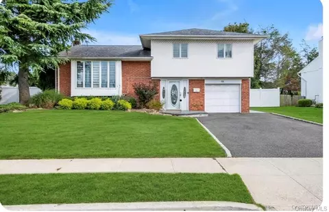 12 Julliard Dr, Plainview, NY 11803