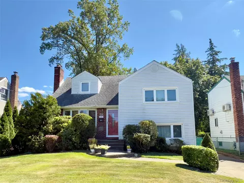 175 San Juan Ave, North Hempstead, NY 11507