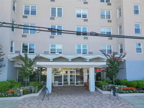 522 Shore Rd #1MM, Long Beach, NY 11561