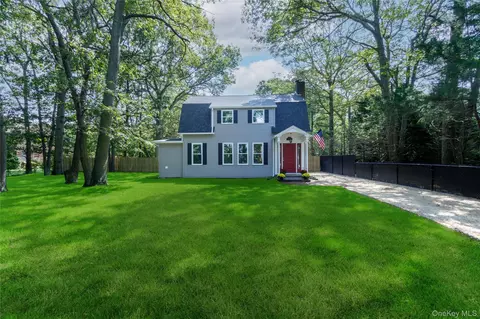 16 Harts Rd, East Moriches, NY 11940