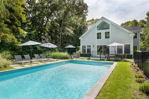 2 Musket Ln, East Hampton, NY 11937