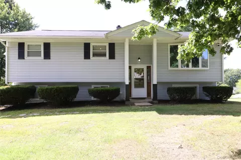 23 Buttermilk Dr, Poughkeepsie, NY 12601
