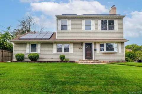 685 John St, Baldwin, NY 11510