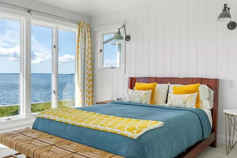 4415 Camp Mineola Rd, Mattituck, NY 11952