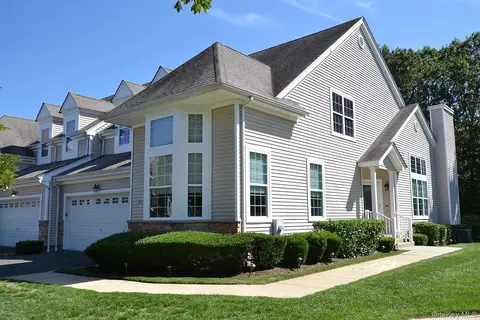 33 Emilie Dr, Center Moriches, NY 11934