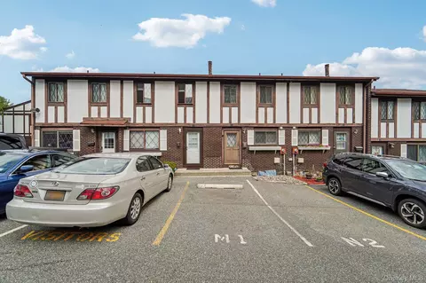 112 Buckingham Ct, Pomona, NY 10970