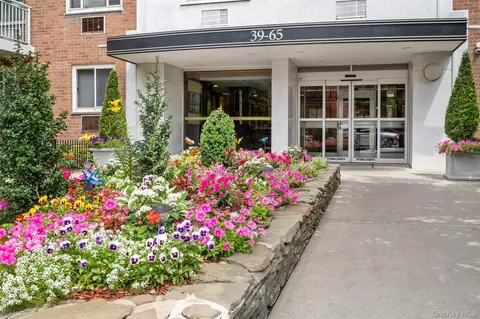 3965 52nd St #5U, Woodside, NY 11377