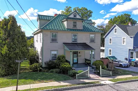 99 Walnut St, Walden, NY 12586